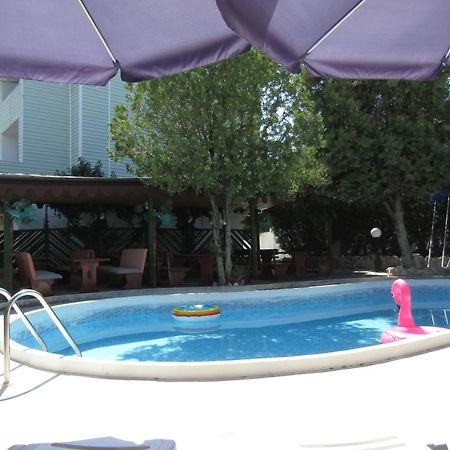 Hostel Papagal Varna Exterior photo